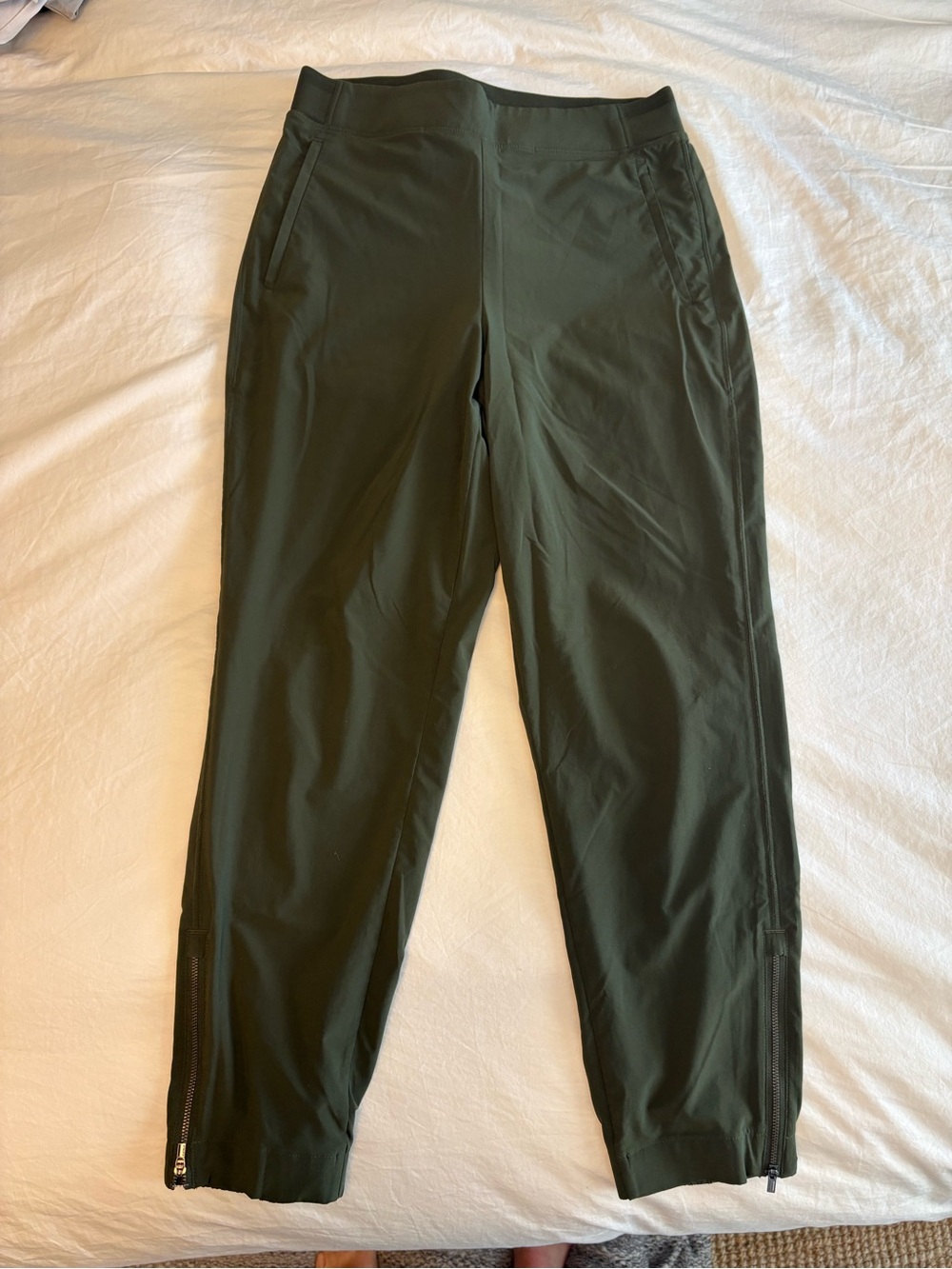 Athleta Green Brooklyn joggers